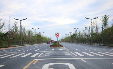 成都第二機(jī)場(chǎng)還未起飛，旁邊的貨運(yùn)大道已先“奮飛”