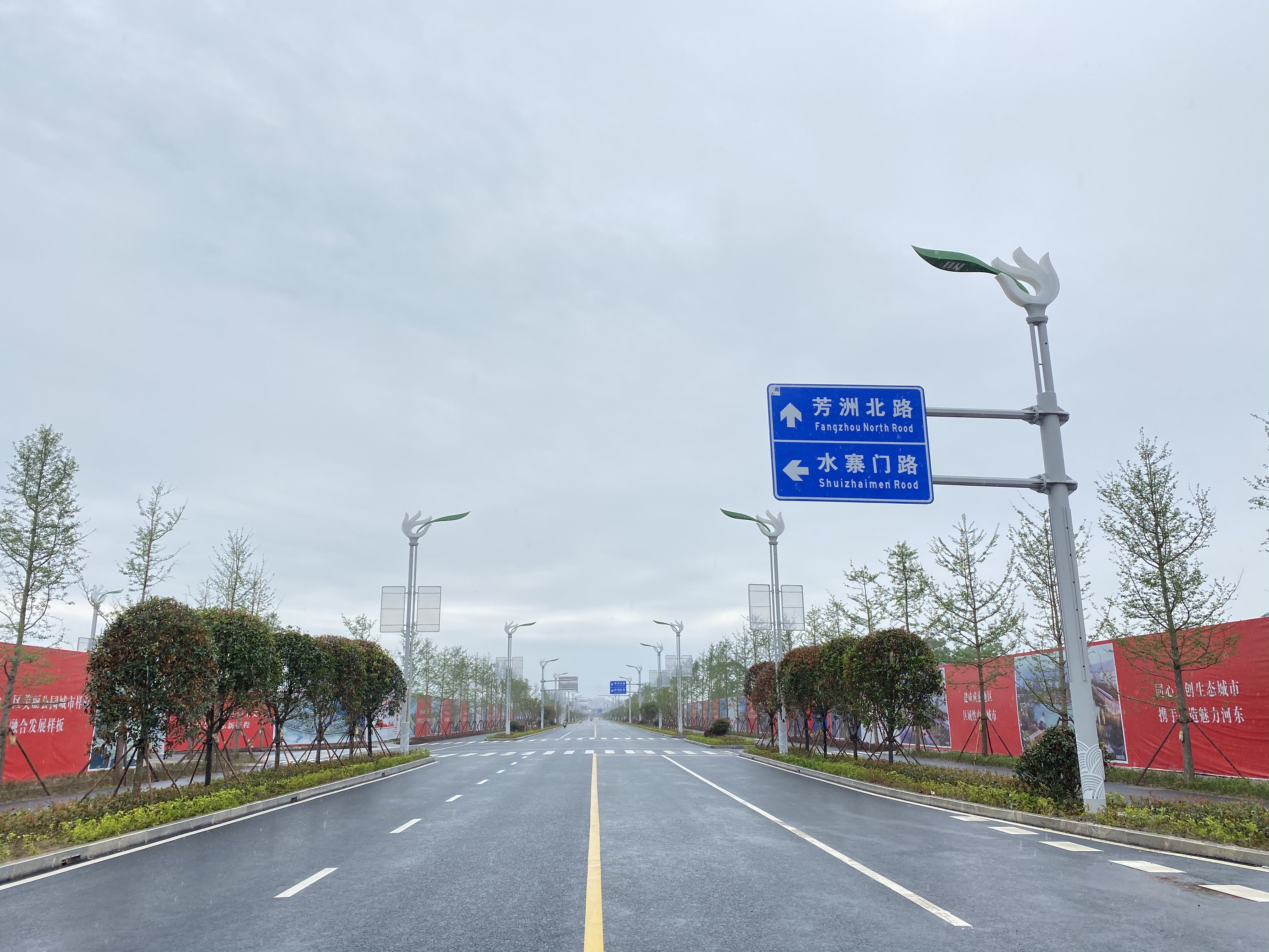 智慧路燈標(biāo)準(zhǔn)答案——遂寧首條多桿合一智慧景觀(guān)路燈示范段！