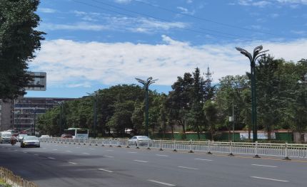 華燈何處有，把酒問(wèn)宜賓